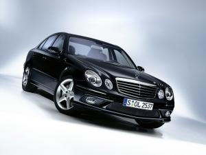 Mercedes-Benz E500 AMG Sports Package 2006 года